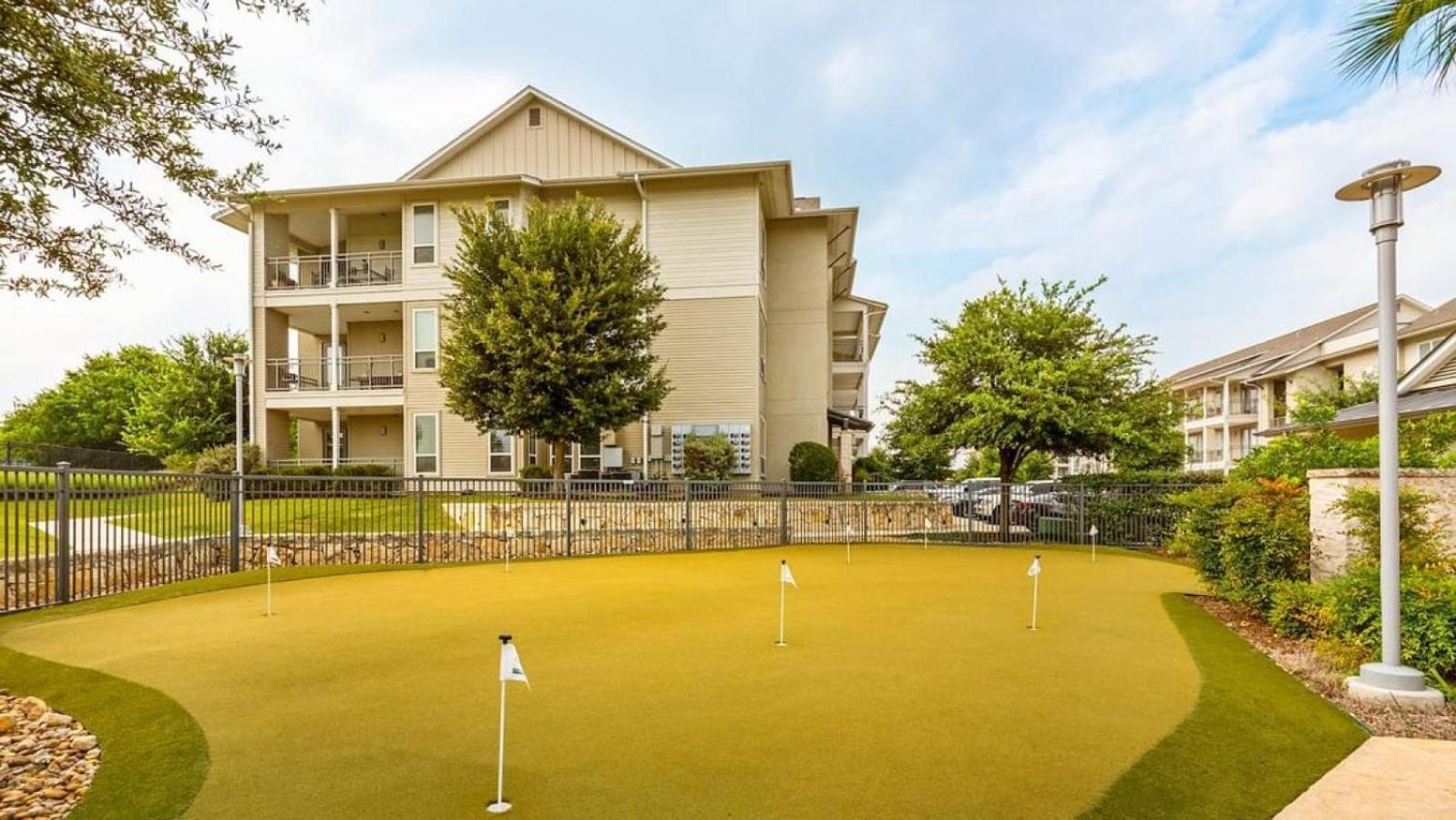 Landing At The Green At Plum Creek - 2 Bedrooms In Kyle Luaran gambar
